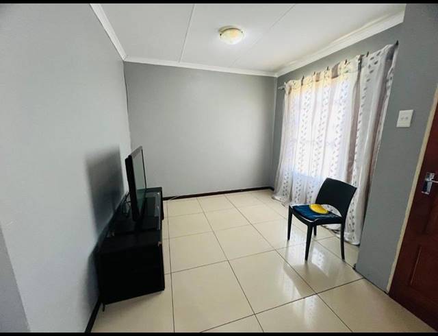3 BEDROOM HOUSE FOR SALE IN RIVERSIDE VIEW EXT 35